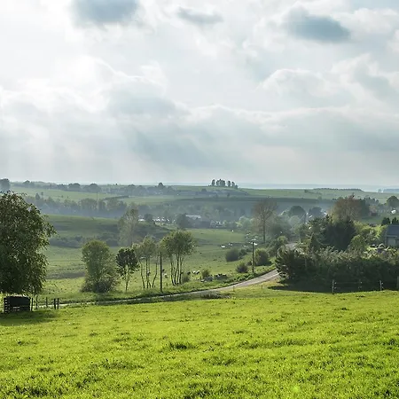 Gorgeous Holiday Home In Sainte-Ode Luxembourg With Garden Holiday home