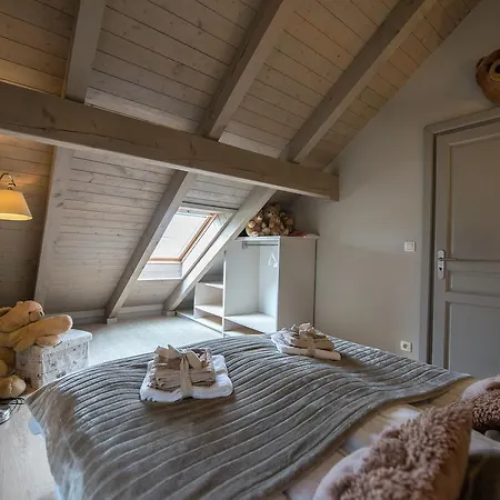 Gorgeous Holiday Home In Sainte-Ode Luxembourg With Garden Sainte-Ode