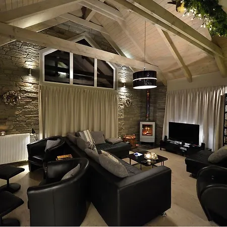 Gorgeous Holiday Home In Sainte-Ode Luxembourg With Garden Holiday home *