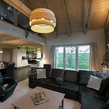 Holiday home Gorgeous Holiday Home In Sainte-Ode Luxembourg With Garden Sainte-Ode