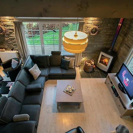 Holiday home Gorgeous Holiday Home In Sainte-Ode Luxembourg With Garden
